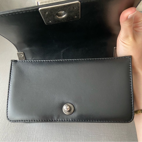 Chanel Small Quilted Boy Bag in Black Calfskin Leather [Authentic] - Picture 8 of 12